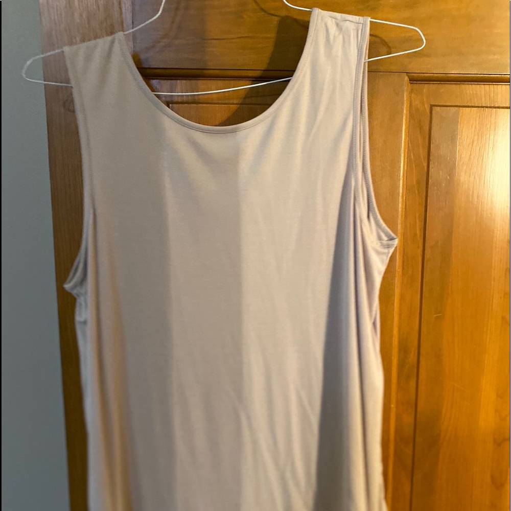 Tank (Back scoop neck)